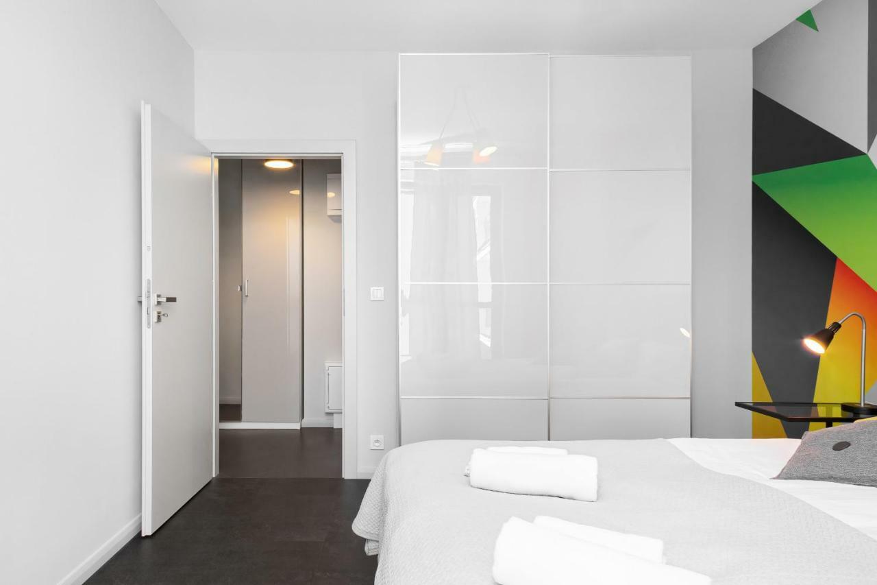 Apartments Warsaw Grzybowska By Renters Bagian luar foto